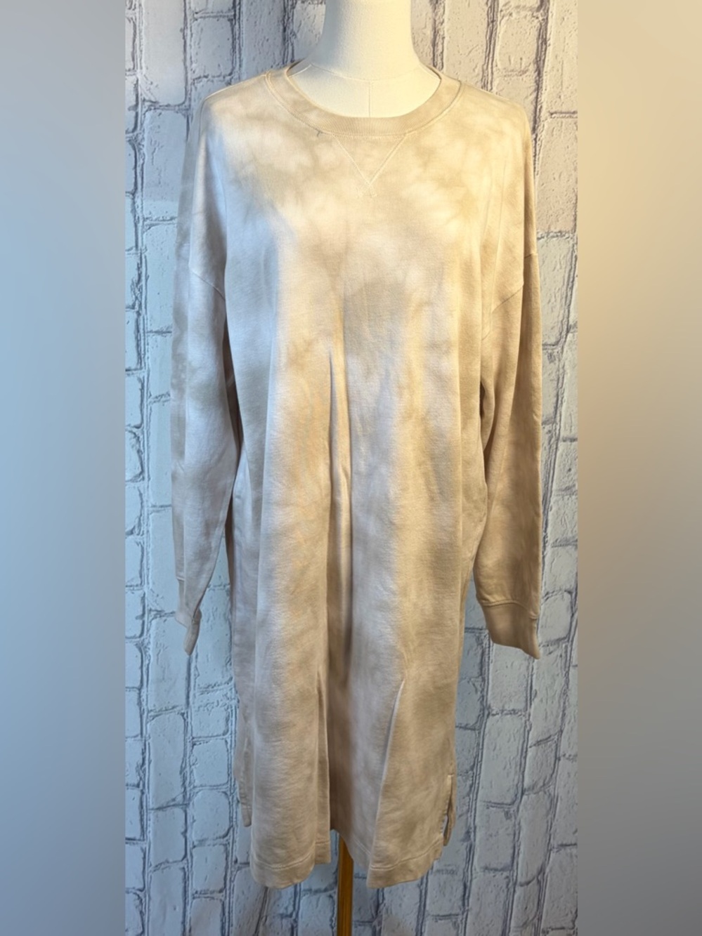 Old Navy :L Women Cream and Light Tan Tie-Dye Crewneck Sweatshirt Dress